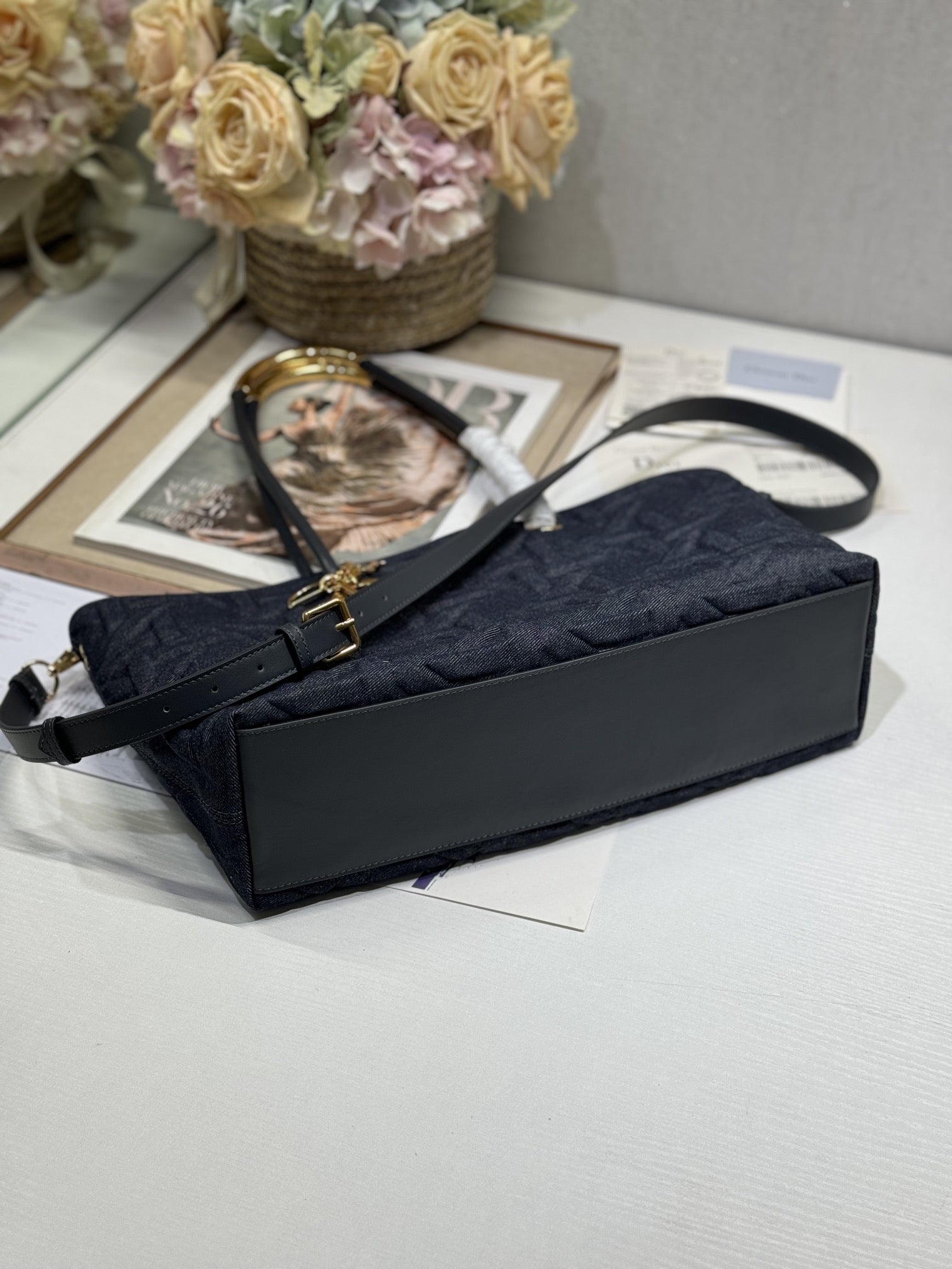 MITTLERE 37 TOUJOURS-TASCHE AUS SCHWARZEM CANNAGE-DENIM