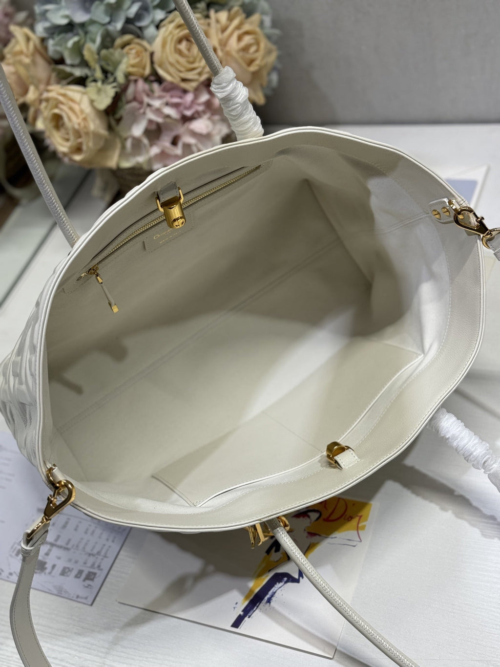 GROSSE 41 TOUJOURS-TASCHE AUS WEISSEM MACROCANNAGE-LAMMFELL