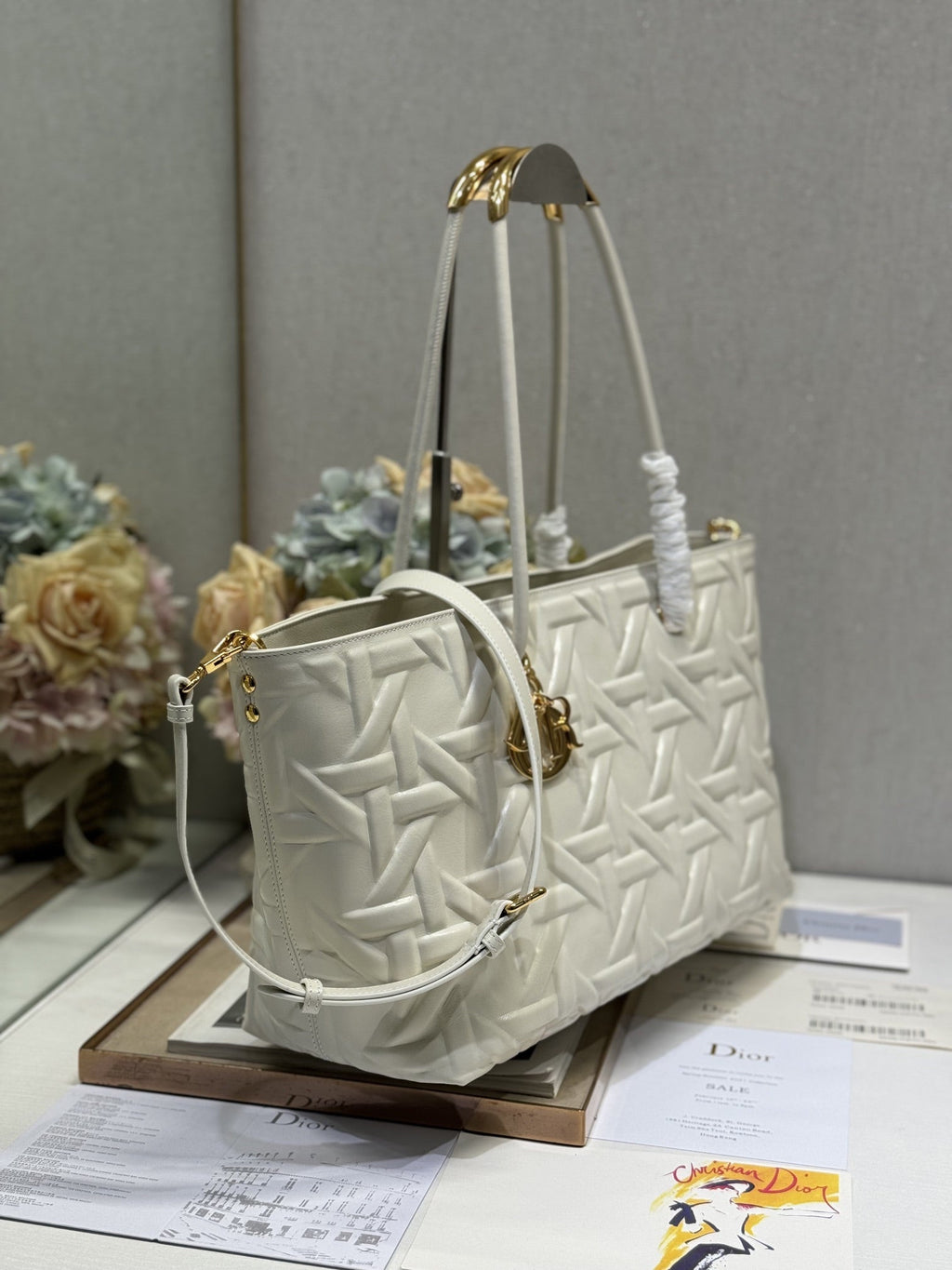 GROSSE 41 TOUJOURS-TASCHE AUS WEISSEM MACROCANNAGE-LAMMFELL