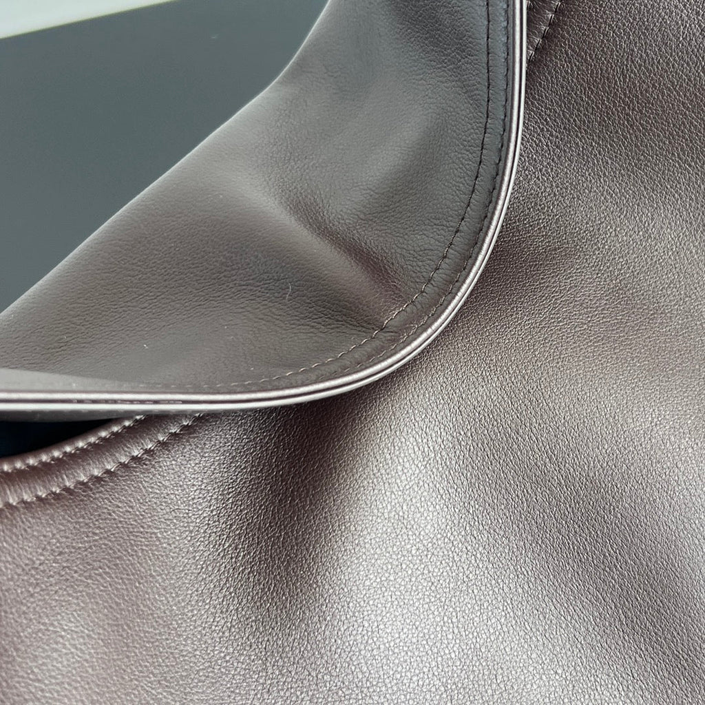 GROSSER HOP 46 IN SCHOKOLADEN-LAMMHAUT