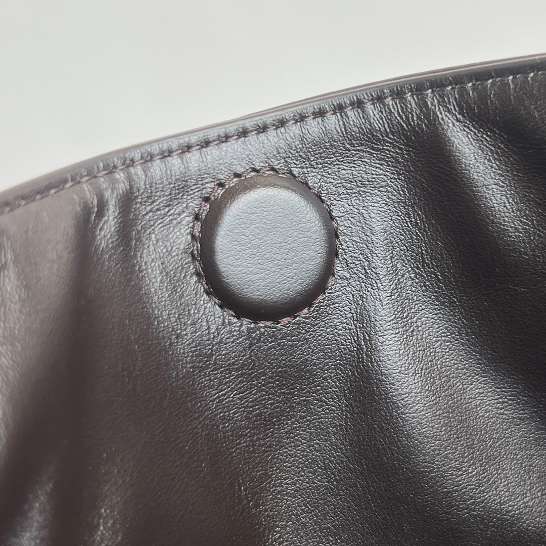 GROSSER HOP 46 IN SCHOKOLADEN-LAMMHAUT