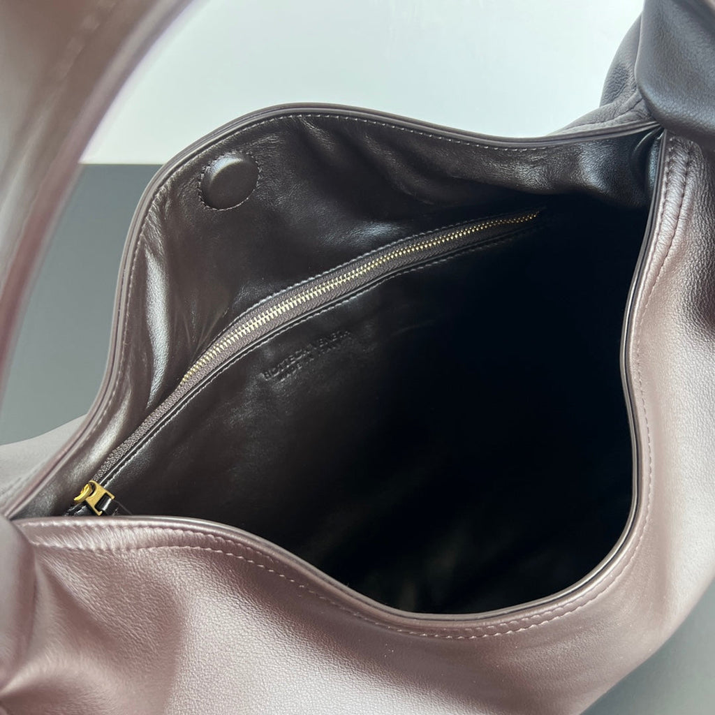 GROSSER HOP 46 IN SCHOKOLADEN-LAMMHAUT