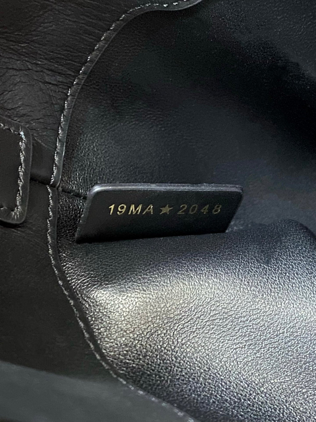 MINI TOUJOURS BEUTELTASCHE 18 AUS SCHWARZEM CANNAGE-KALBSLEDER