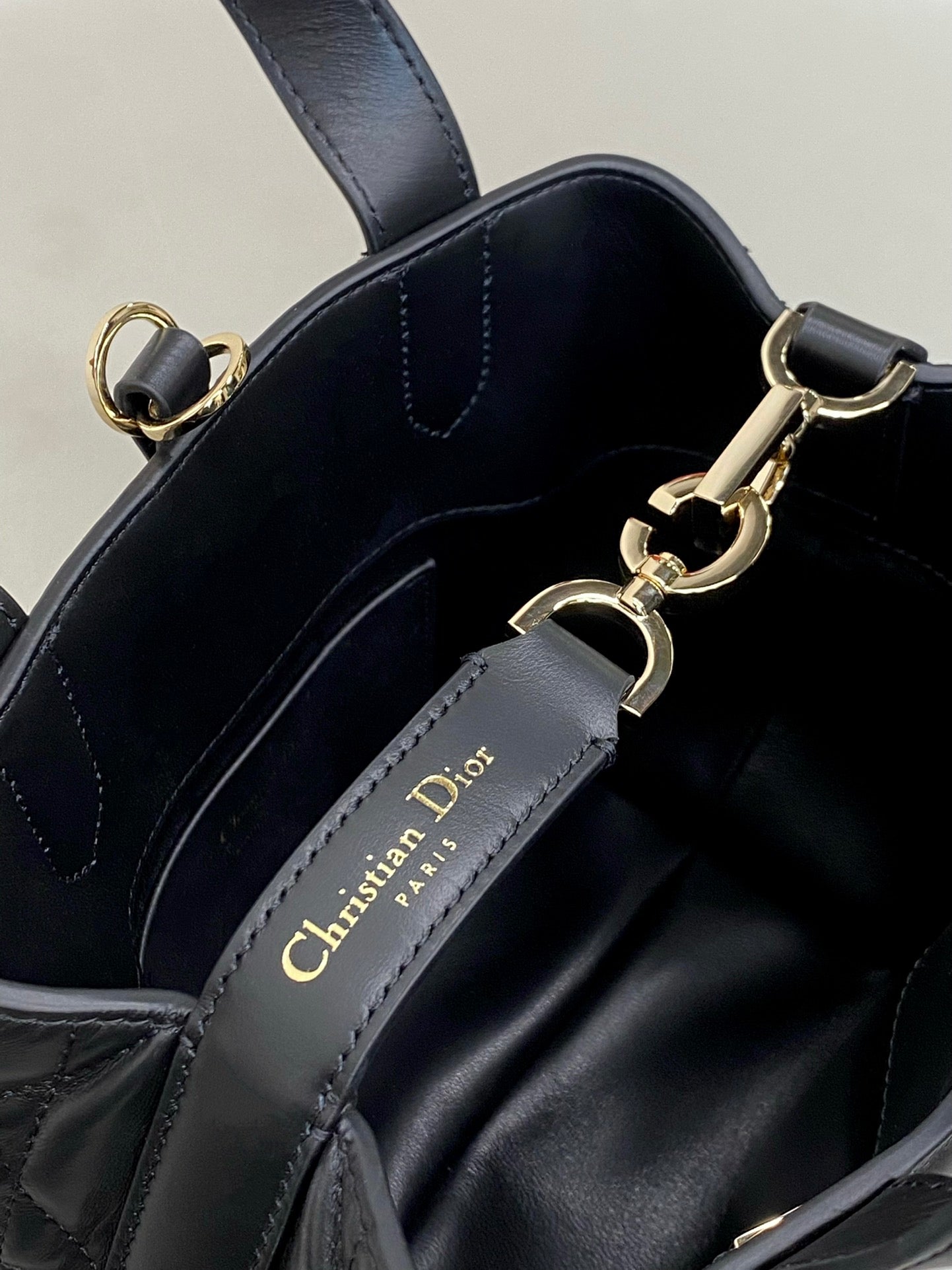 MINI TOUJOURS BEUTELTASCHE 18 AUS SCHWARZEM CANNAGE-KALBSLEDER