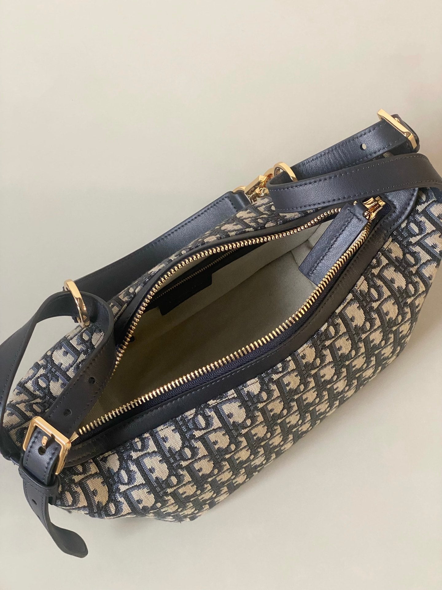 MEDIUM D-JOURNEY SHOULDER BAG 25 IN BLACK MONOGRAM OBLIQUE JACQUARD