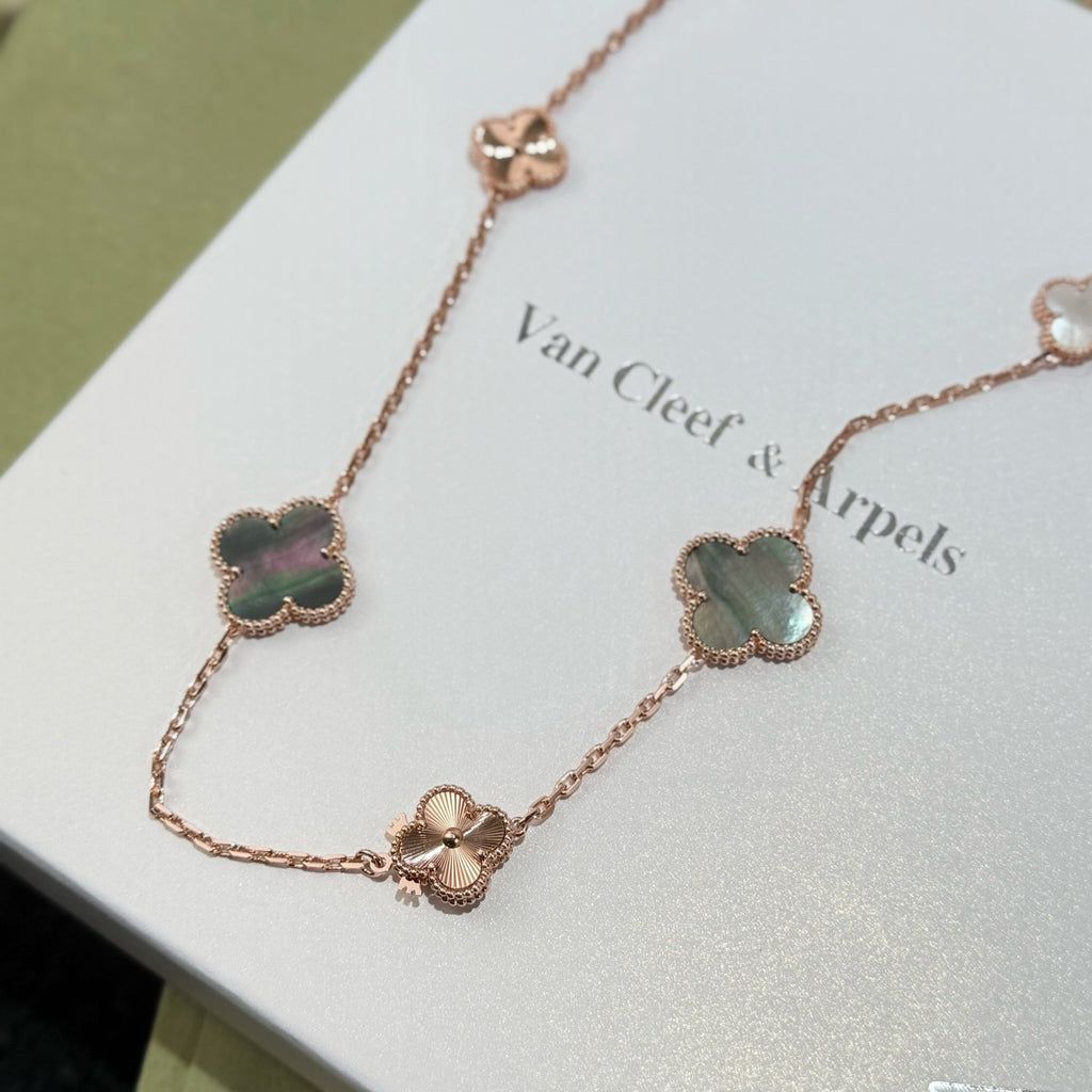 [⭐JeweliWhal]NEW  Convertible long necklace with 15 four-leaf clover charms