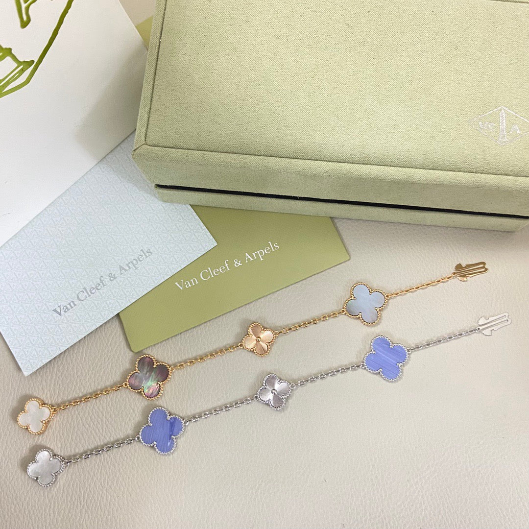 [⭐JeweliWhal]NEW Convertible long necklace with 15 four-leaf clover charms