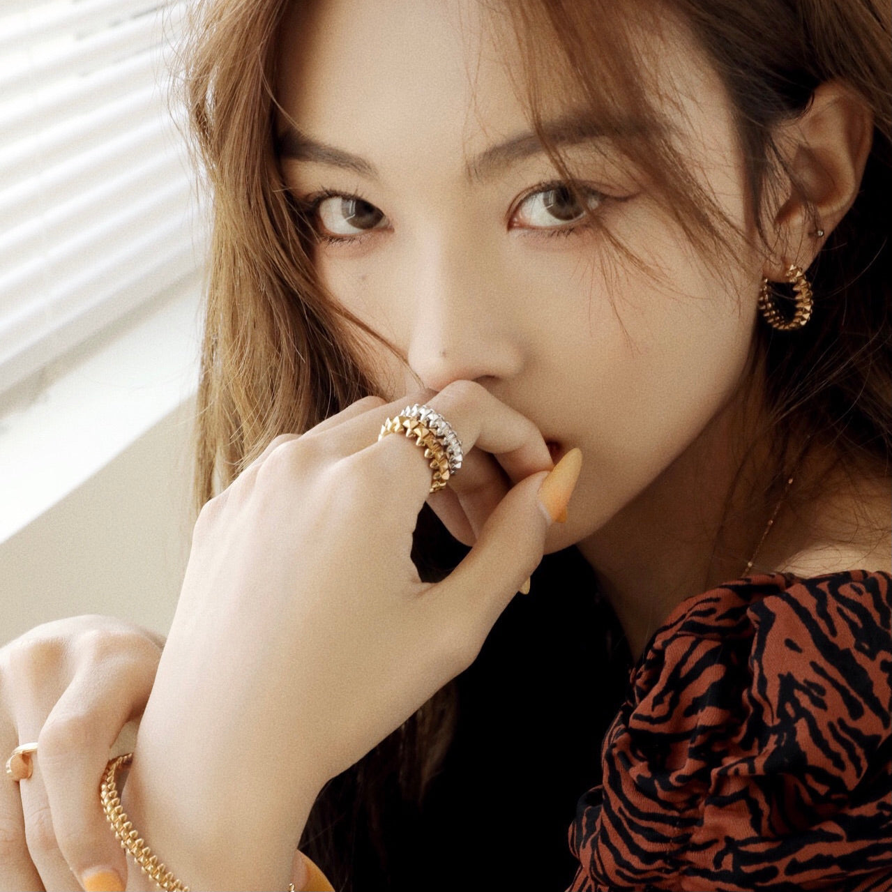 ®ジュエリコーン® クラッシュ スモール フープ イヤリング