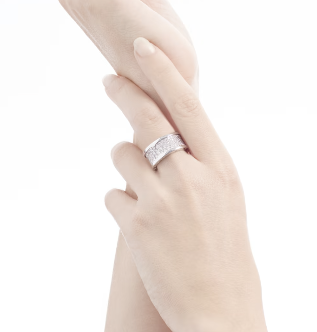 ¡®Jewelicorn¡¯ZERO 1 WITH PAVED DIAMONDS ON THE SPIRAL RING