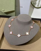 [⭐JeweliWhal]Pink Necklace with Ten Clover Designs