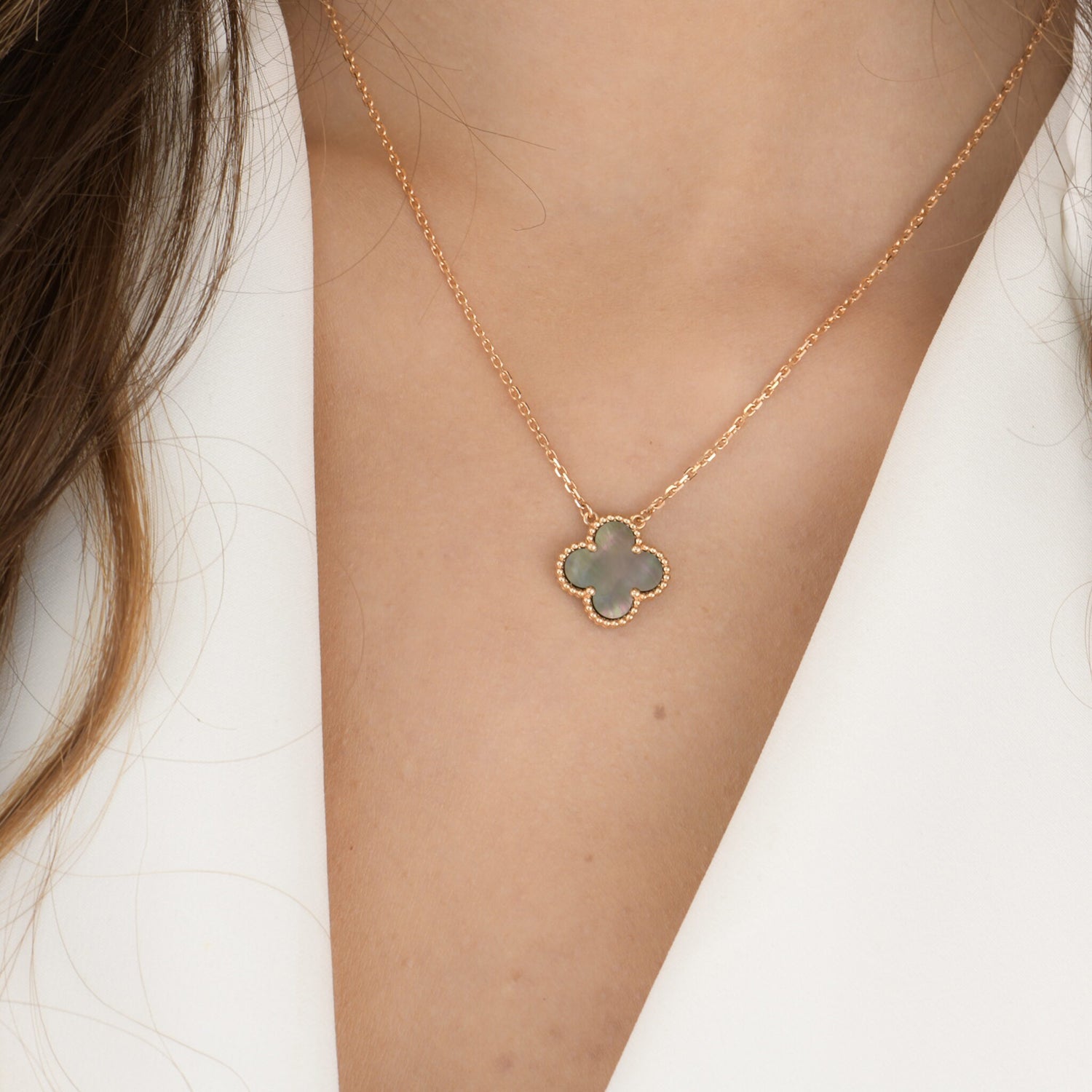 ¡®Jewelicorn¡¯CLOVER 15MM  GRAY MOTHER OF PEARL NECKLACE