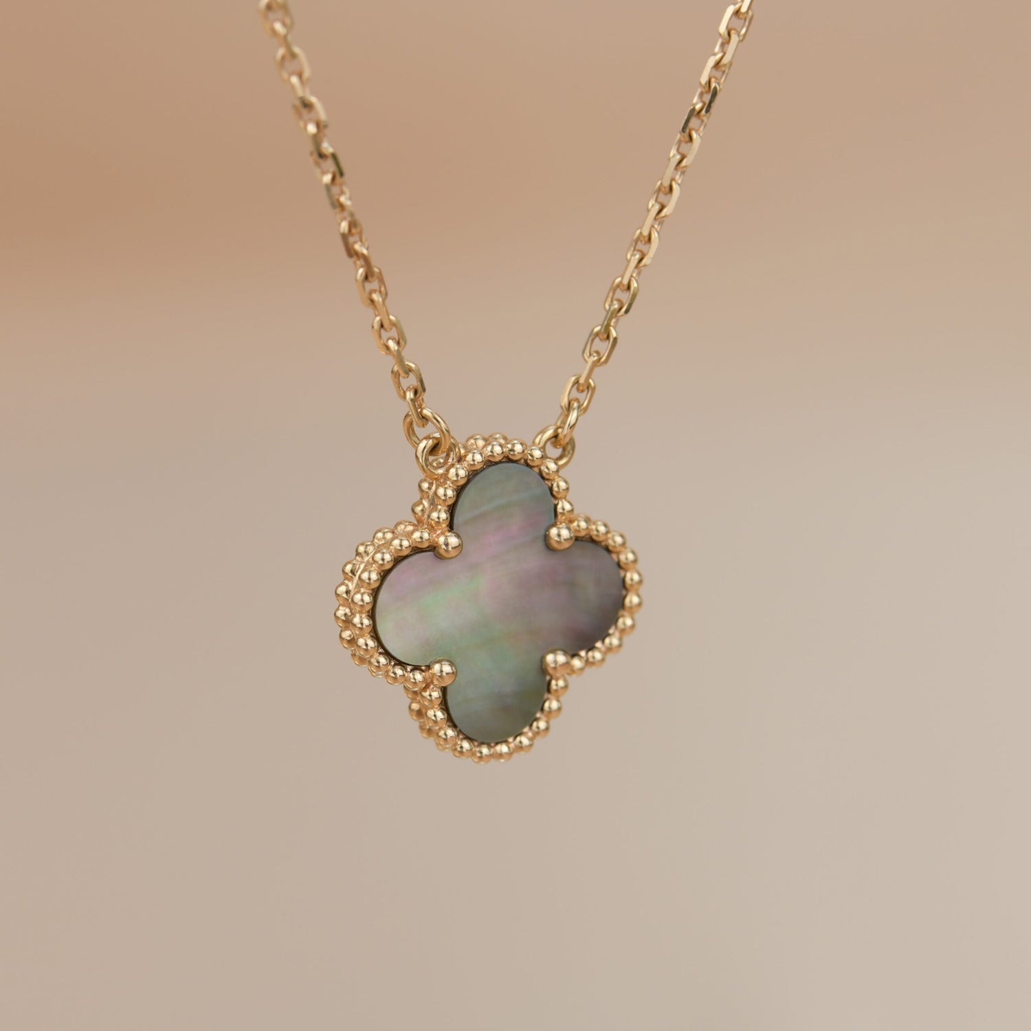 ¡®Jewelicorn¡¯CLOVER 15MM  GRAY MOTHER OF PEARL NECKLACE