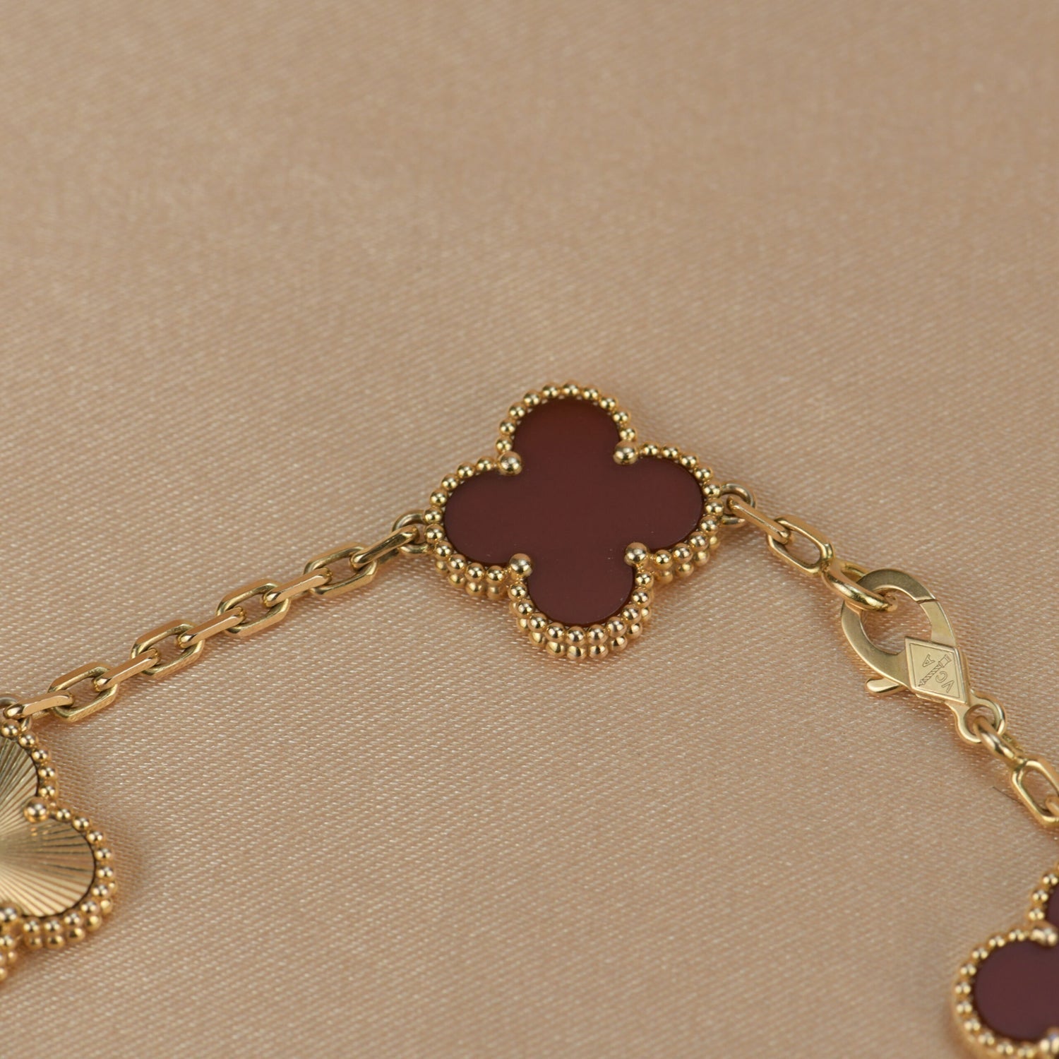 ¡®Jewelicorn¡¯CLOVER  5 MOTIFS CARNELIAN GOLD BRACELET