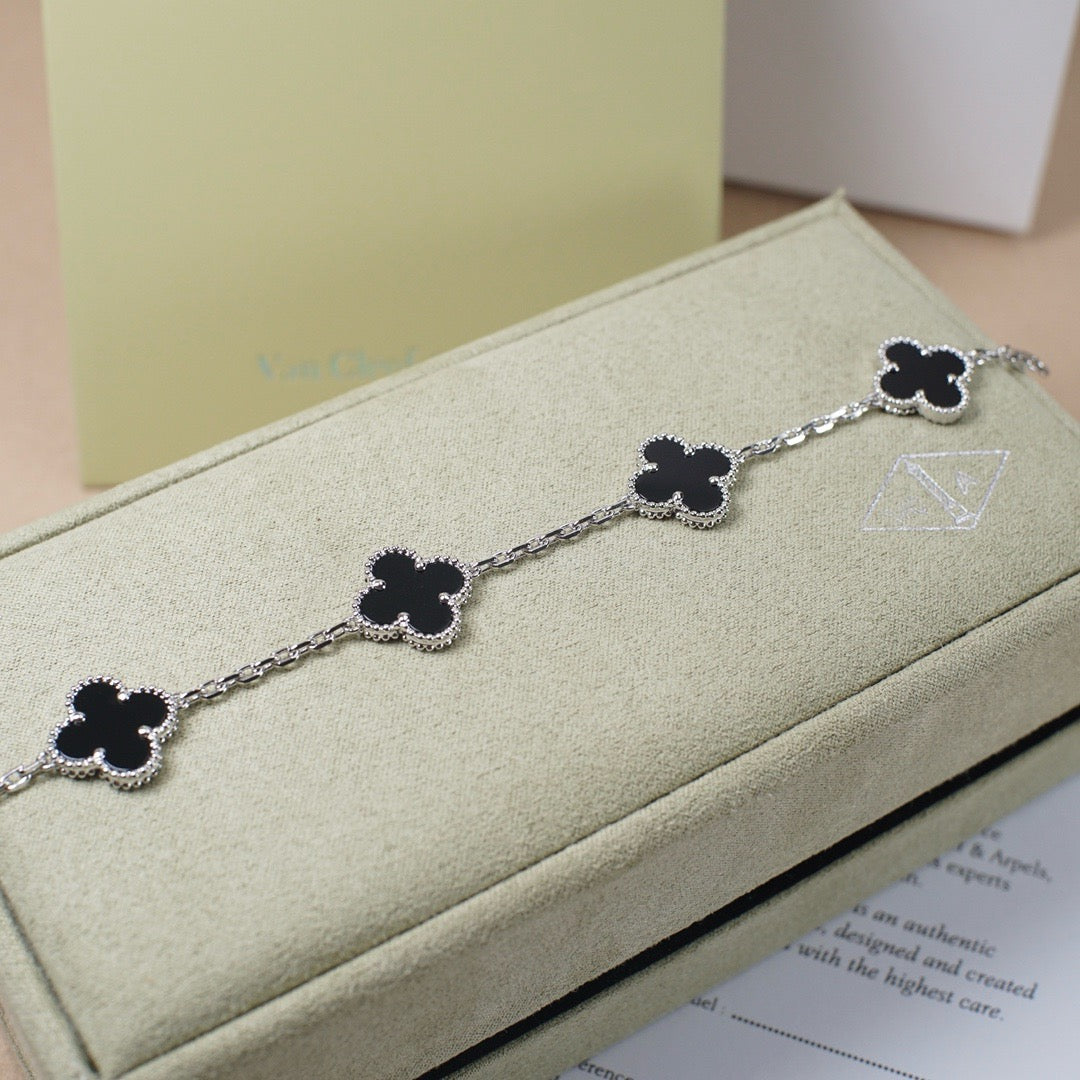 ¡®Jewelicorn¡¯CLOVER 5 MOTIF ONYXS  BRACELET SILVER