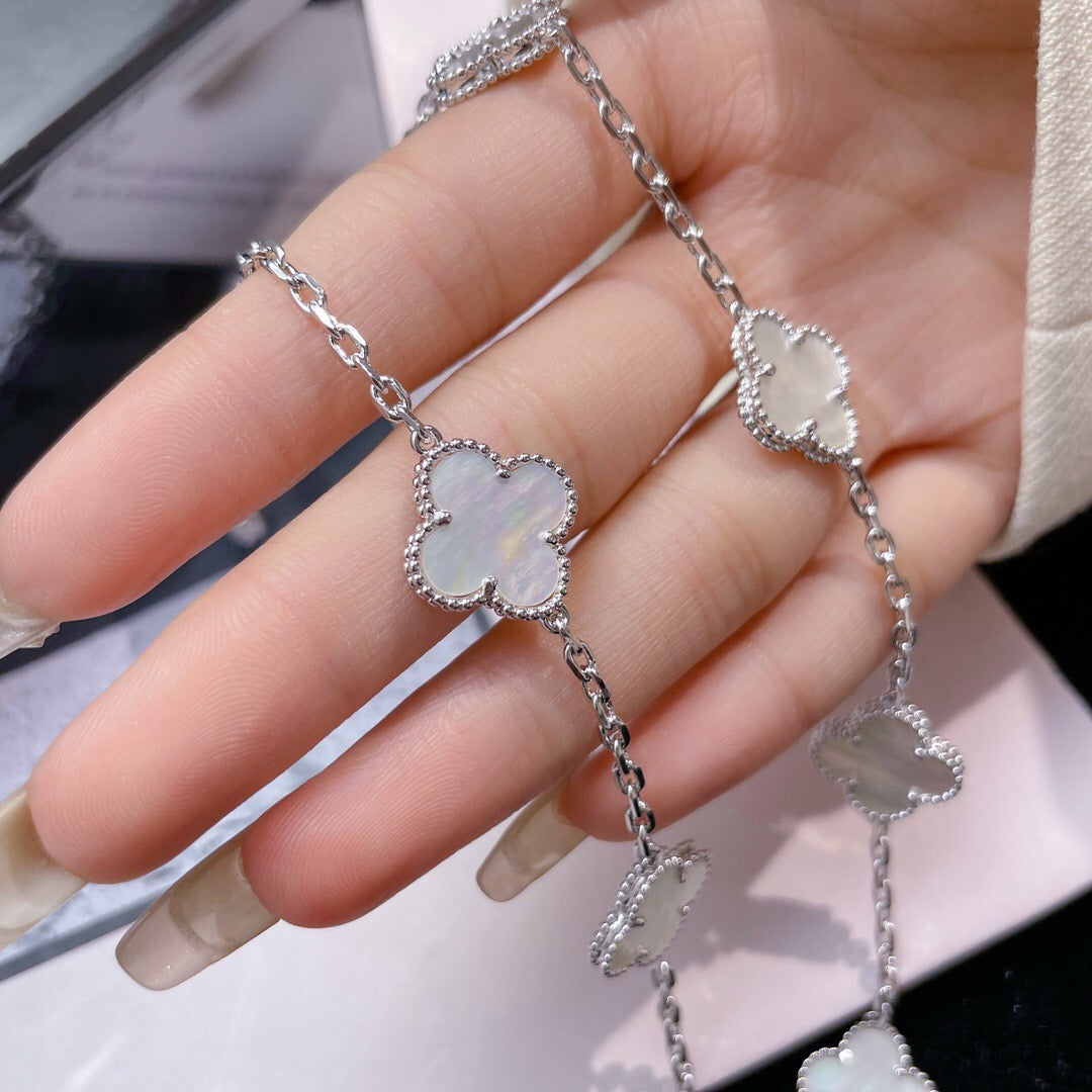 ¡®Jewelicorn¡¯CLOVER 10 MOTIFS WHITE MOTHER OF PEARL NECKLACE