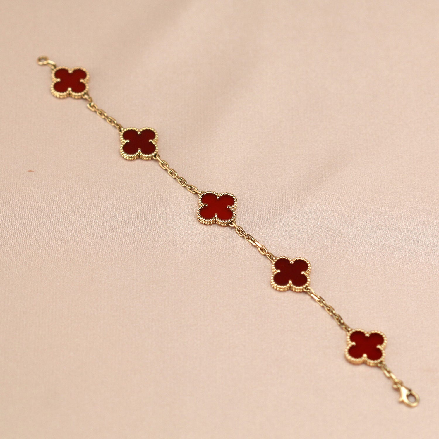 ¡®Jewelicorn¡¯CLOVER 5 MOTIFS RED AGATE  BRACELET