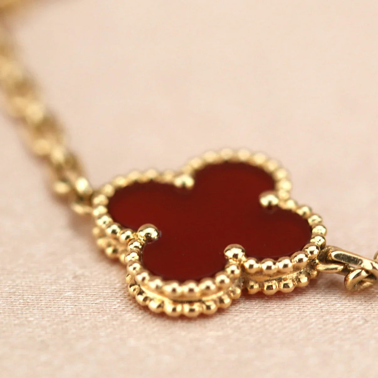 [⭐JeweliWhal] CLOVER 5 MOTIF RED CORNELIAN BRACELET COLLECTION