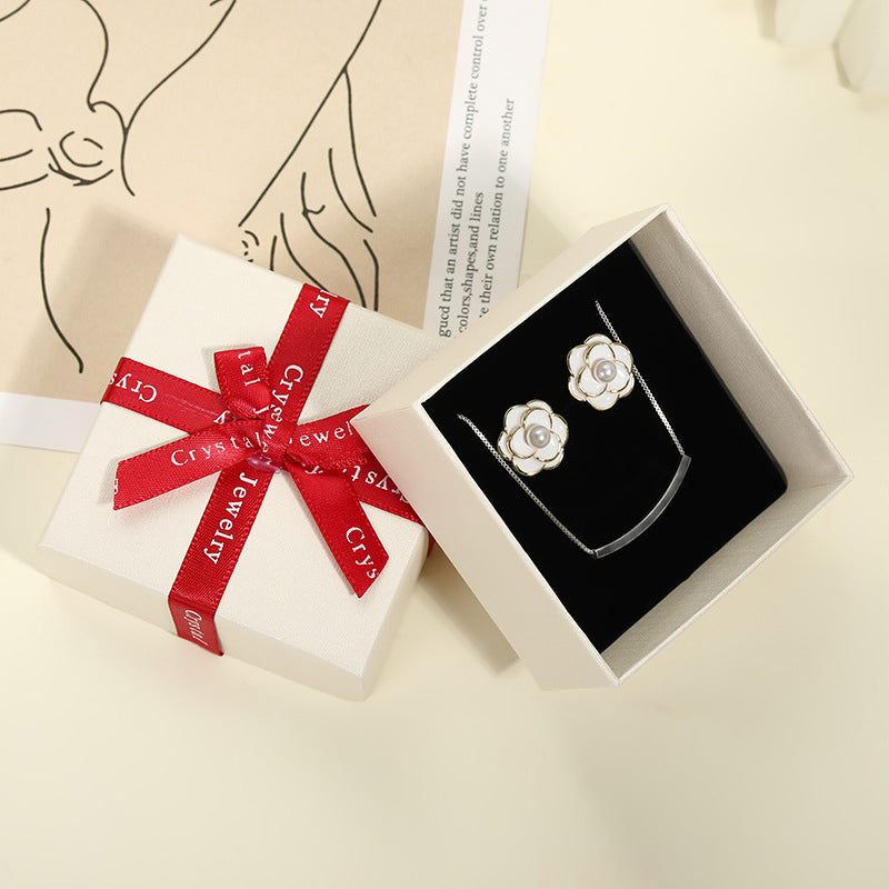 蝶結びジュエリーボックス ギフトボックス（ロゴなし）