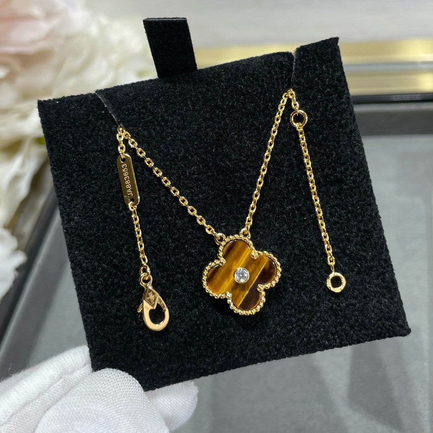 ¡®Jewelicorn¡¯CLOVER 15MM DIAMOND AND YELLOW TIGER'S EYE AGATE necklace