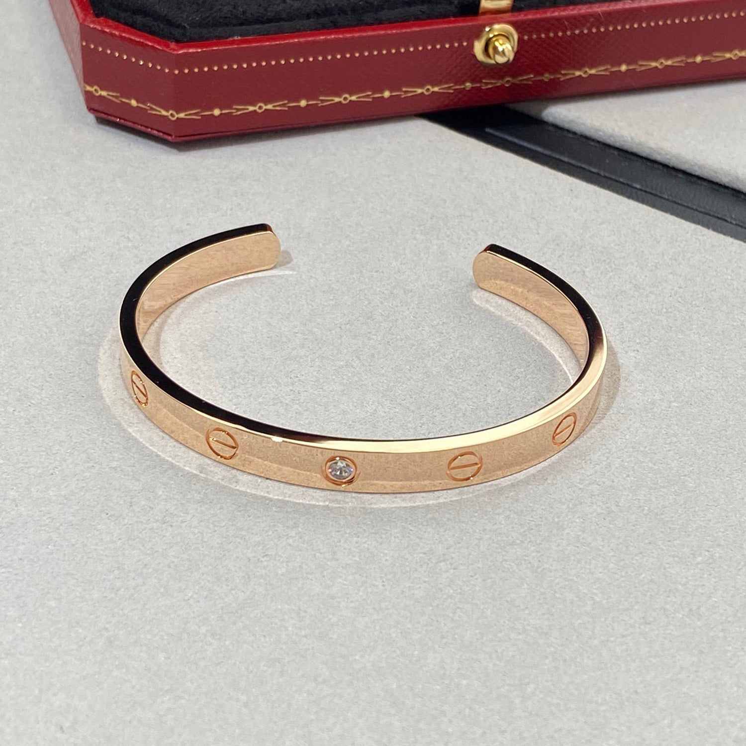 ¡®Jewelicorn¡¯LOVE BRACELET 6.1MM 1 DIAMOND OPEN CUFF