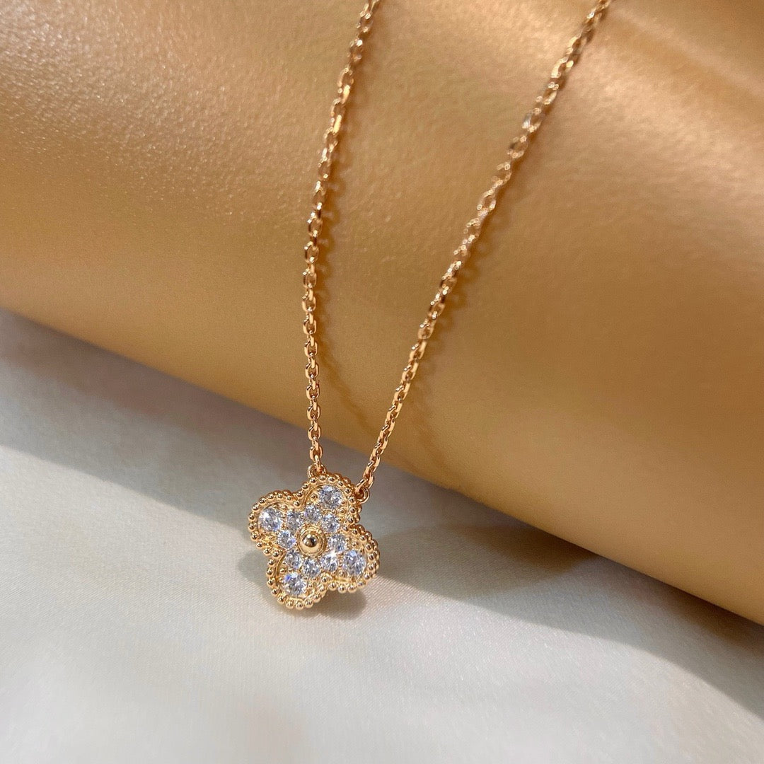 ¡®Jewelicorn¡¯CLOVER 15MM DIAMOND SINGLE FLOWER NECKLACE