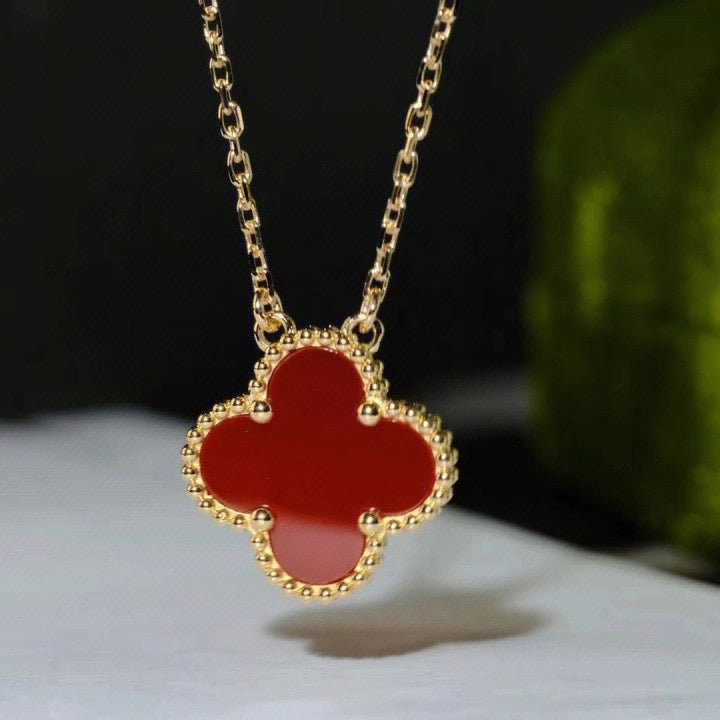 ¡®Jewelicorn¡¯CLOVER 15MM CARNELIAN SINGLE FLOWER NECKLACE