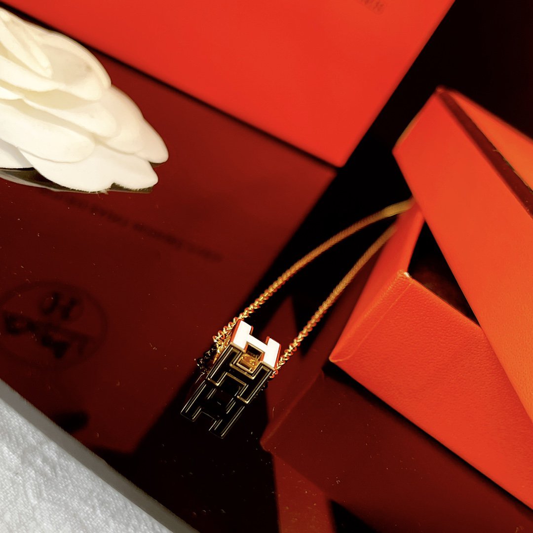 ¡®Jewelicorn¡¯H WHITE SQUARE GOLD NECKLACE