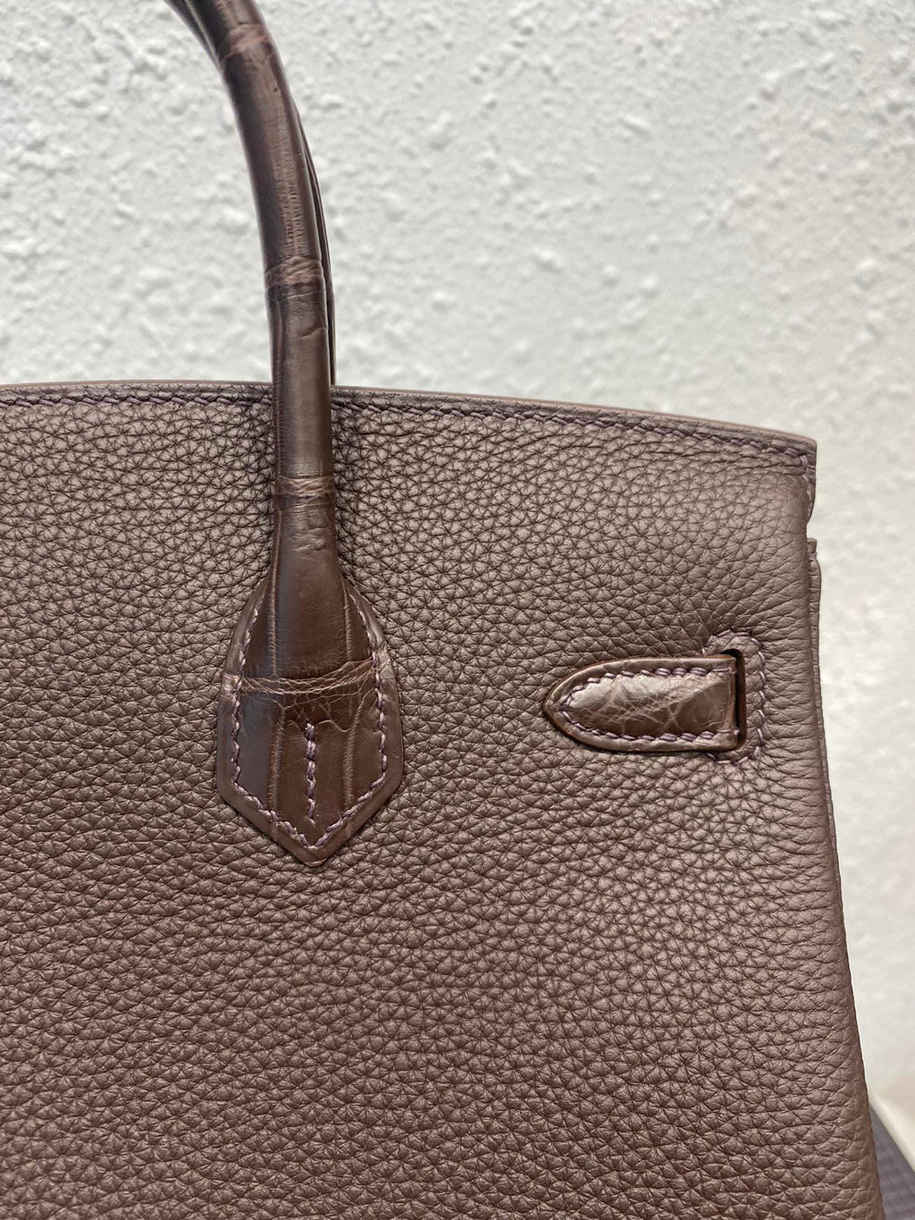 HM Birkin 25 cm Café-Tasche, Krokodil- und Togo-Leder, silberfarbene Beschläge