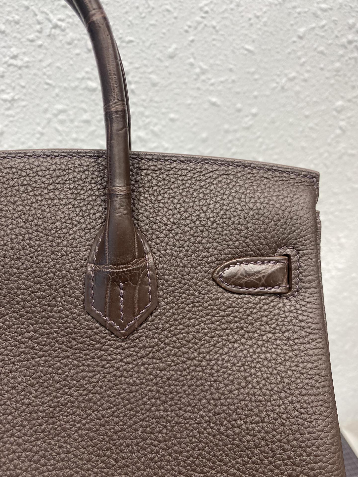 HM Birkin 25 cm Café-Tasche, Krokodil- und Togo-Leder, silberfarbene Beschläge