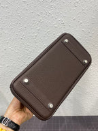 HM Birkin 25 cm Café-Tasche, Krokodil- und Togo-Leder, silberfarbene Beschläge