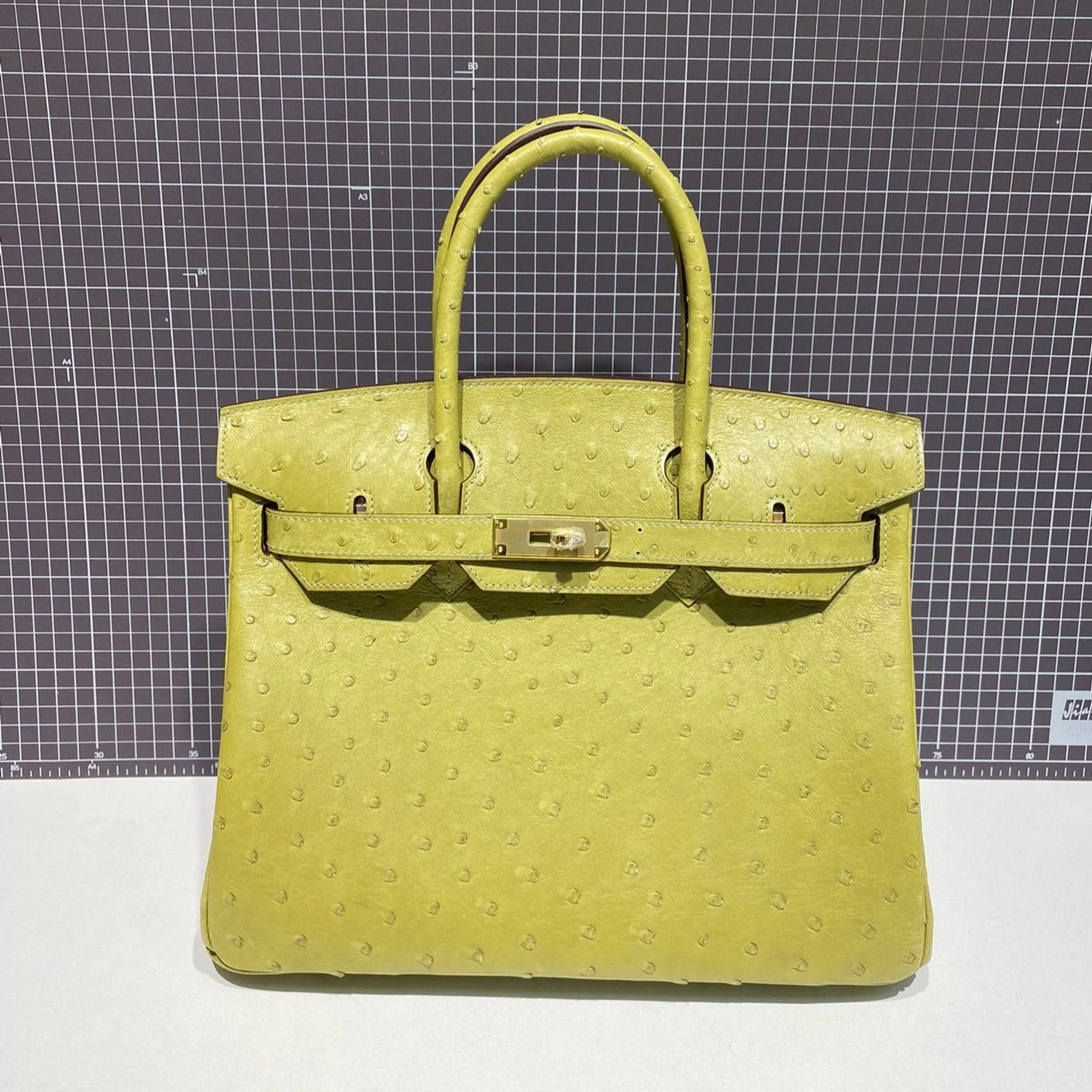 HM Birkin 30 cm Limette Straußenleder Goldene Beschläge