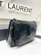 MITTLERE NIKI 28-ZOLL-KETTENTASCHE AUS SCHWARZEM KALBSLEDER, HOCHWERTIG