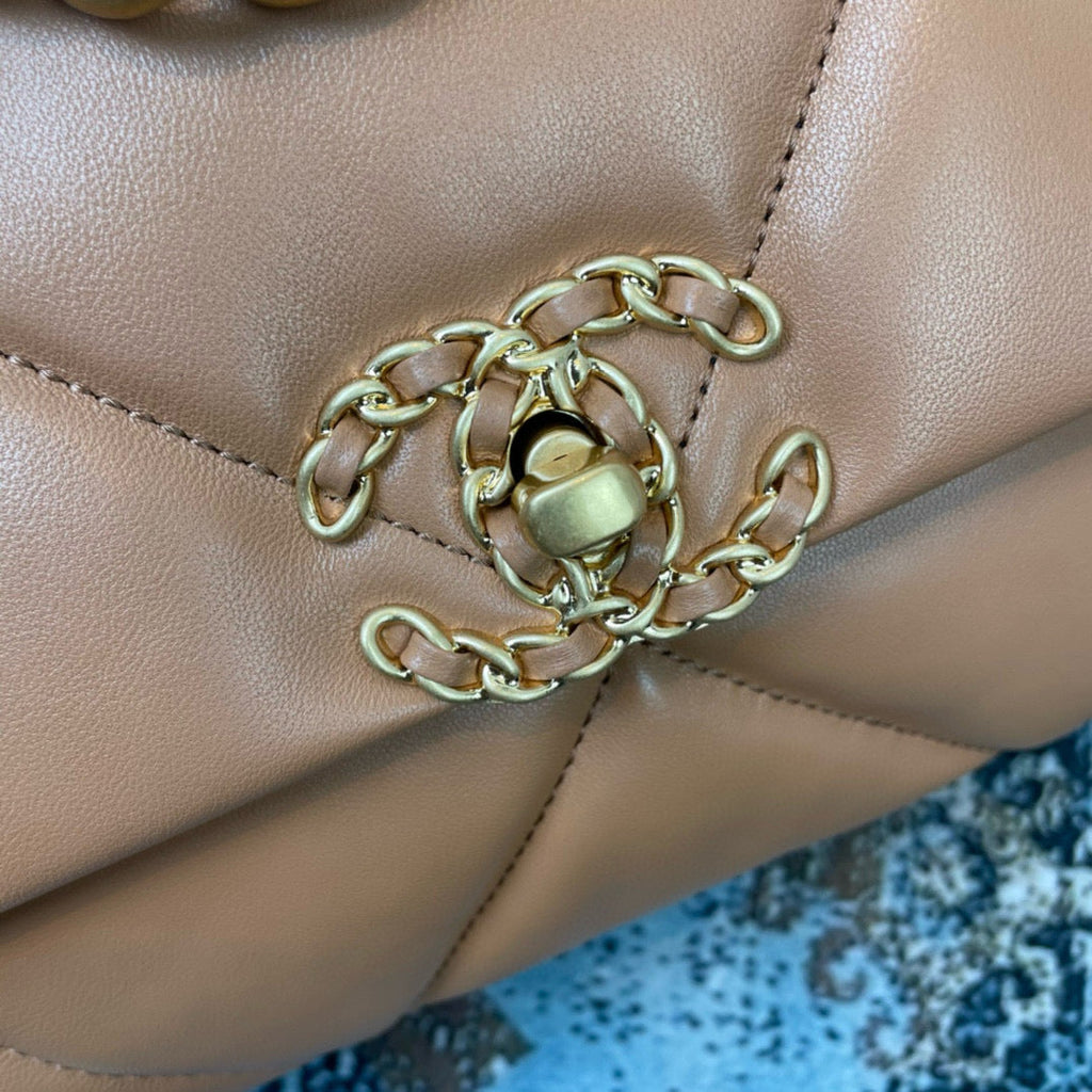 CC MEDIUM 26 Flap Bag in Peanut Lambskin