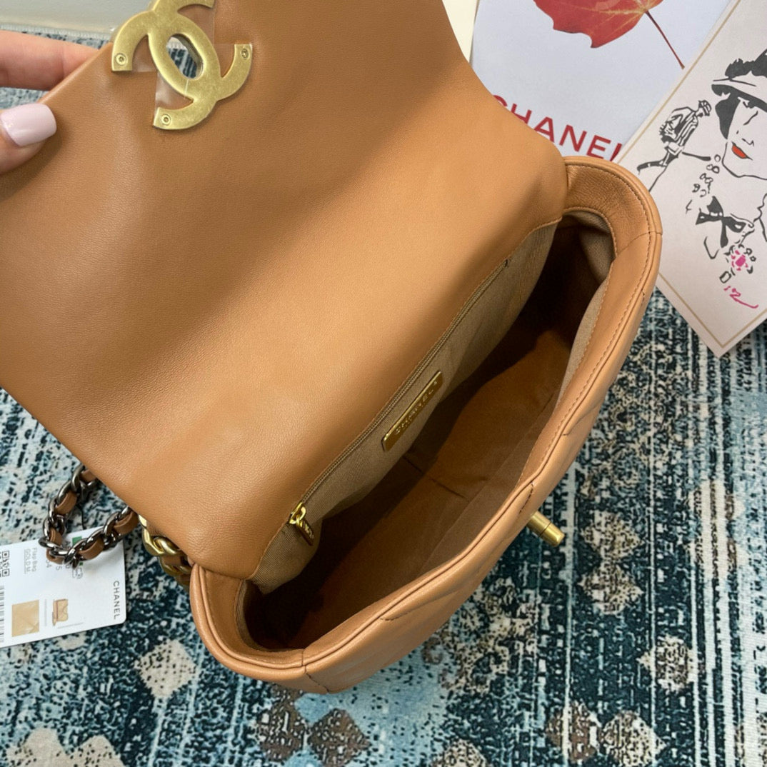 CC MEDIUM 26 Flap Bag in Peanut Lambskin