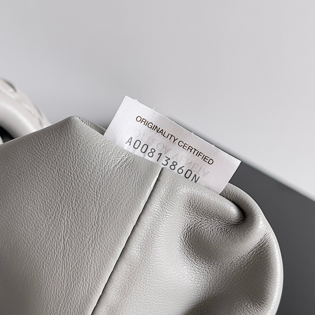 Teen Lauren 1980 mit Kette 27 PERLMUTTKALBSKAUT GHW