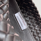 GROSSER CABAT 51 AUS BRAUNEM LAMMFELL