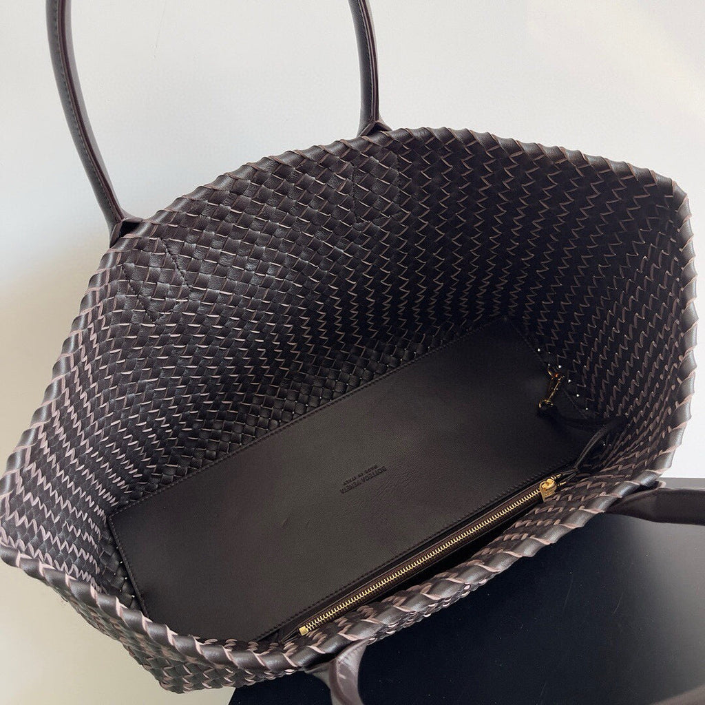 GROSSER CABAT 51 AUS BRAUNEM LAMMFELL