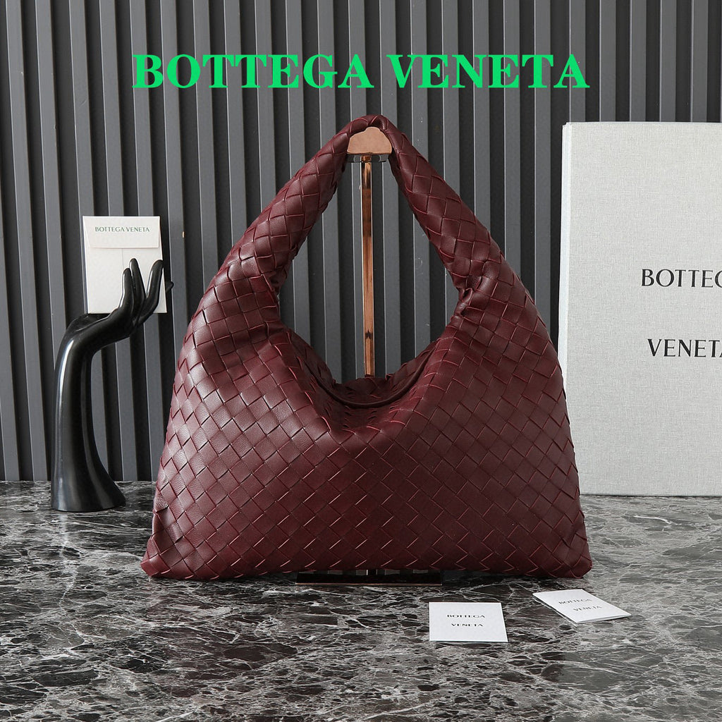 GROSSER HOP 54 IN BURGUNDER LAMMHAUT