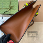 MITTLERE DIANA-TRAGETASCHE 35 IN BRAUN LACKIERTES KALBSLEDER BAMBUSHÄNGER