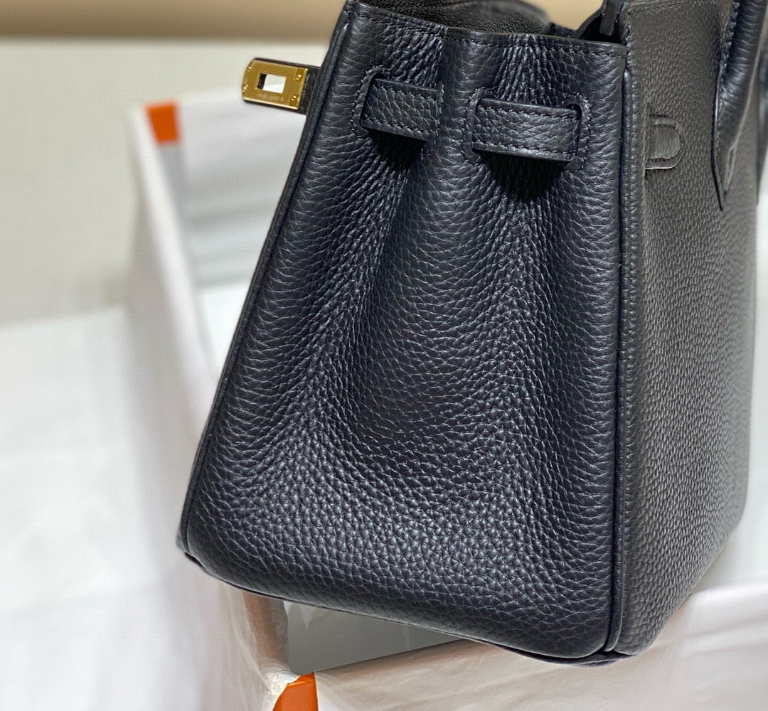 HM Birkin 30 cm in schwarzem Togo-Leder, goldene Beschläge