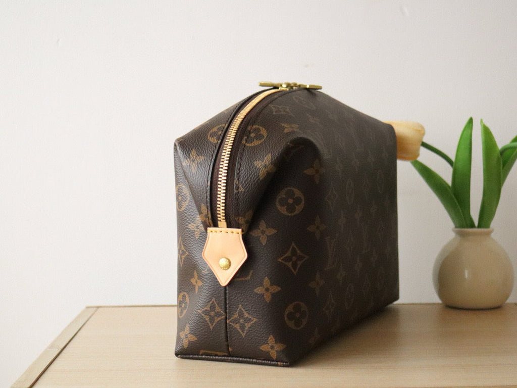 Kosmetiktasche GM Monogramm 27 cm aus Monogramm-Kalbsleder