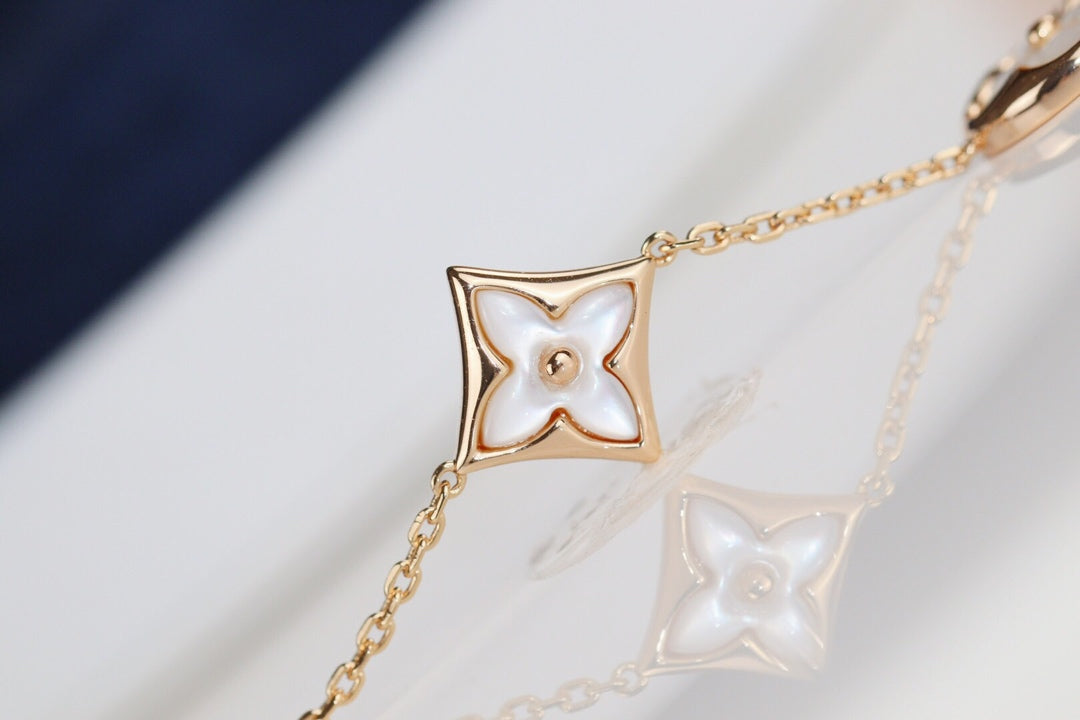 ®ジュエリコーン®リーフクローバーブレスレット