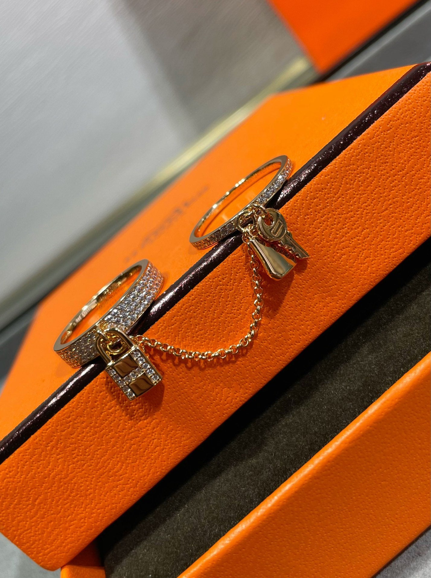 ®Jewelicorn® HM ケリー クロシェット ダブルリング ダイヤモンド付き