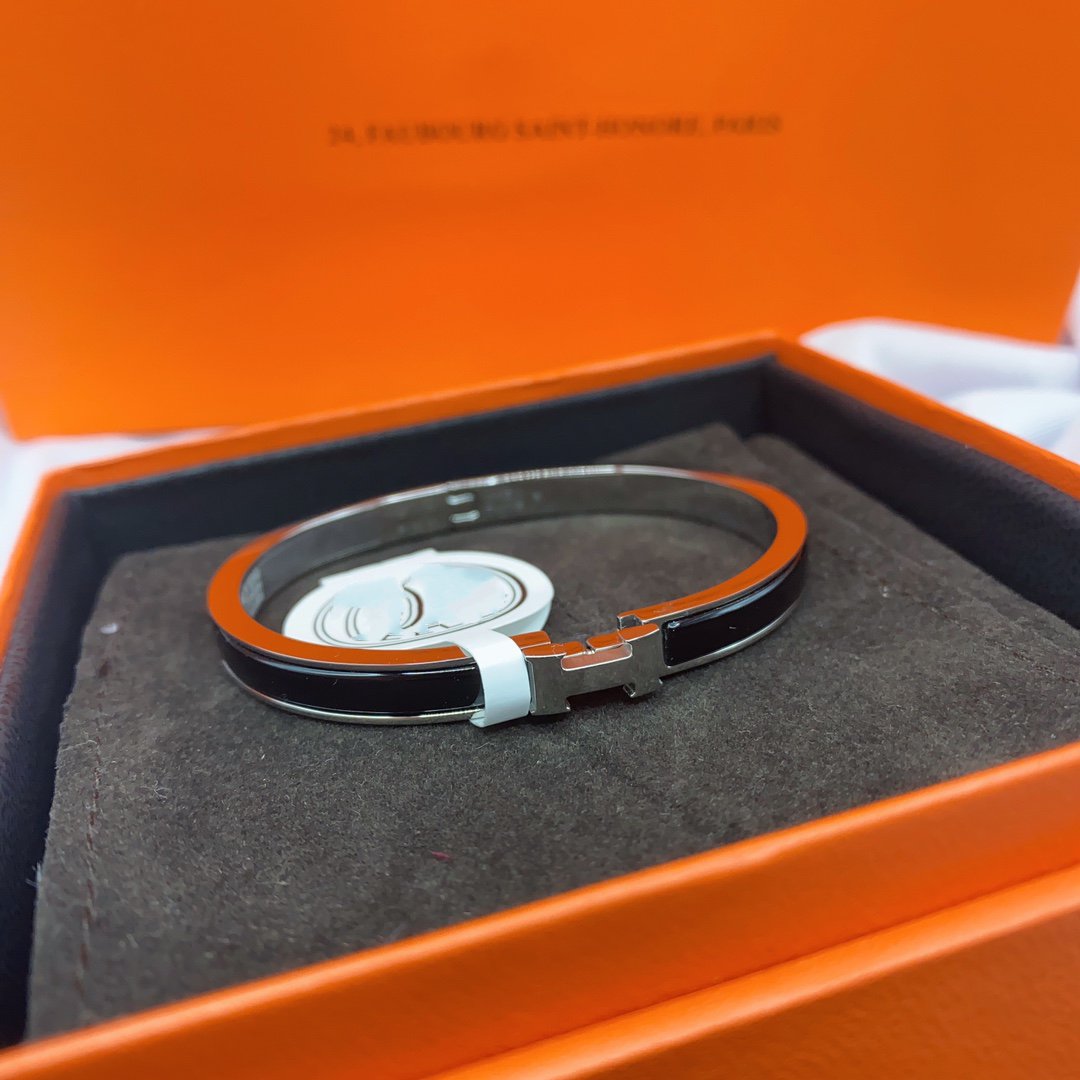 ®Jewelicorn® クラシック HM クリック ブラック 8mm エナメル ブレスレット