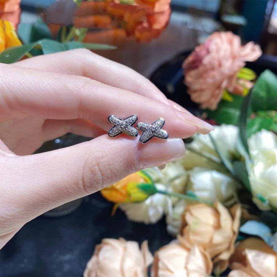 ®ジュエリコーン® ジュ・ド・シルバー ダイヤモンドイヤリング