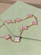 [⭐JeweliWhal]Pink Necklace with Ten Clover Designs