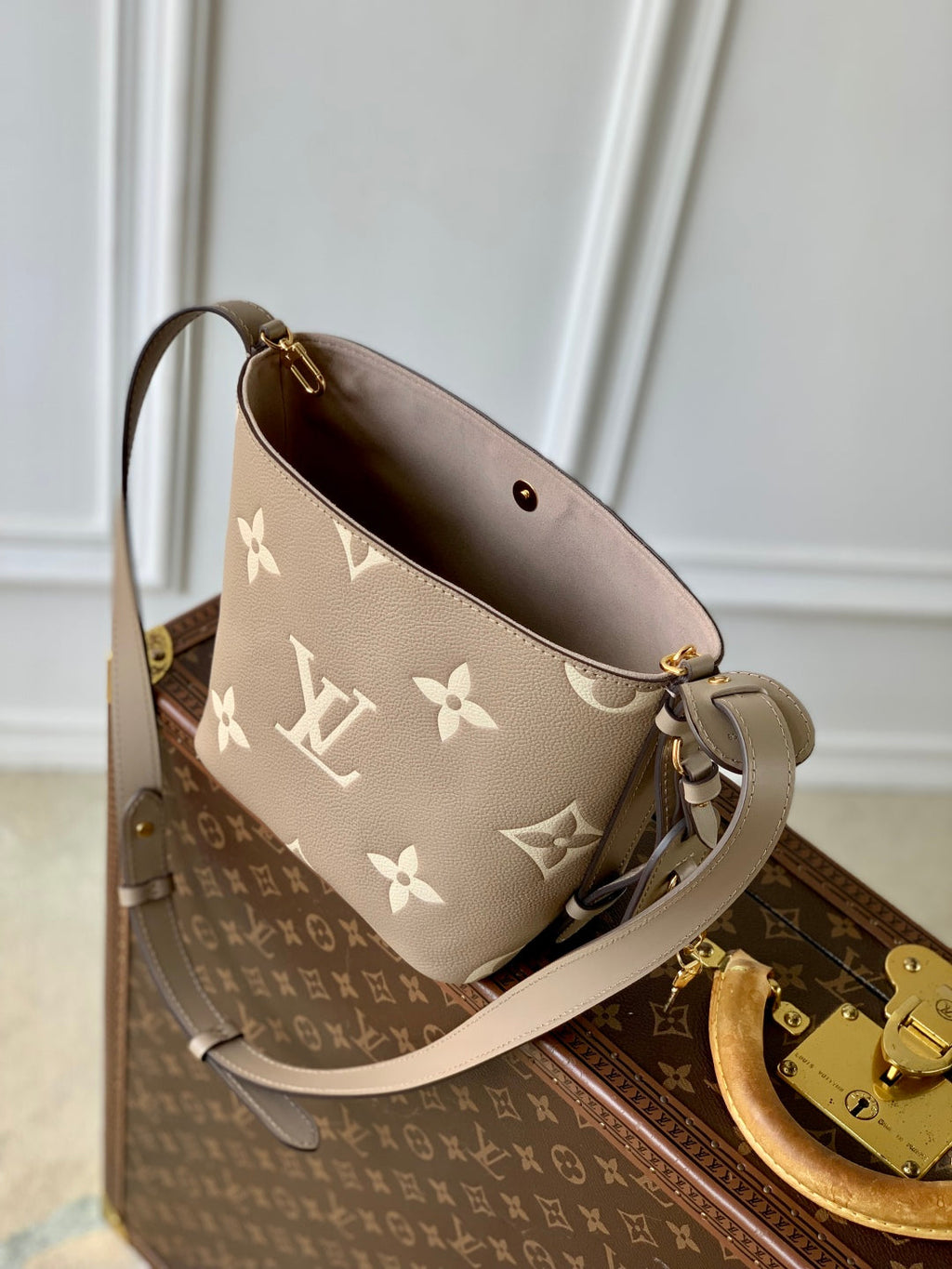 ALL IN BB BAG 18 IN TOURTERELLE GRAU UND CREME GEPRÄGTES RINDLEDER