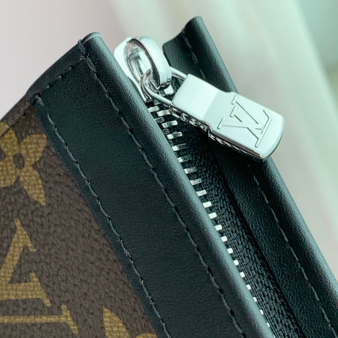 ANPHA Tragbare Geldbörse 18 Zoll in braunem und schwarzem Monogramm-Kalbsleder