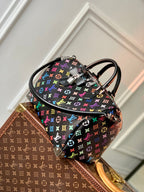 SPEEDY SOFT 30 IN FARBENFROHES MONOGRAMMMUSTER UND SCHWARZ BESCHICHTETE LEINWAND