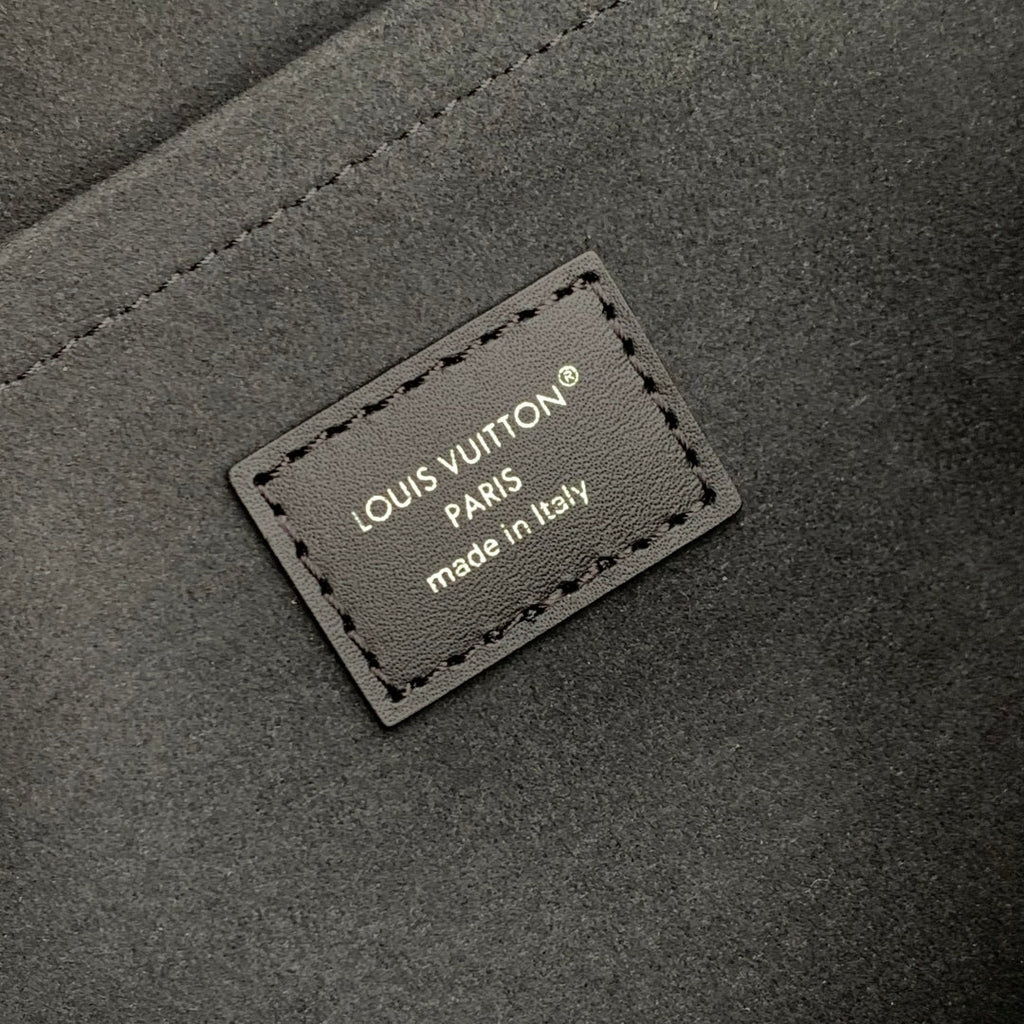 SPEEDY CARGO VIBE 28 IN BLACK LAMBSKIN MONOGRAM LOGO TAG